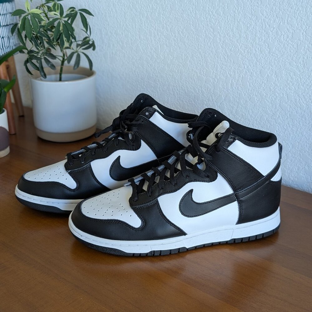 AUTHENTIC Nike Dunk High Panda